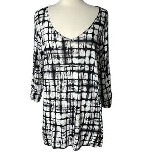 Mercer & Madison Shibori Print V Neck 3/4 Sleeve Stretch top SZ 2X Black White